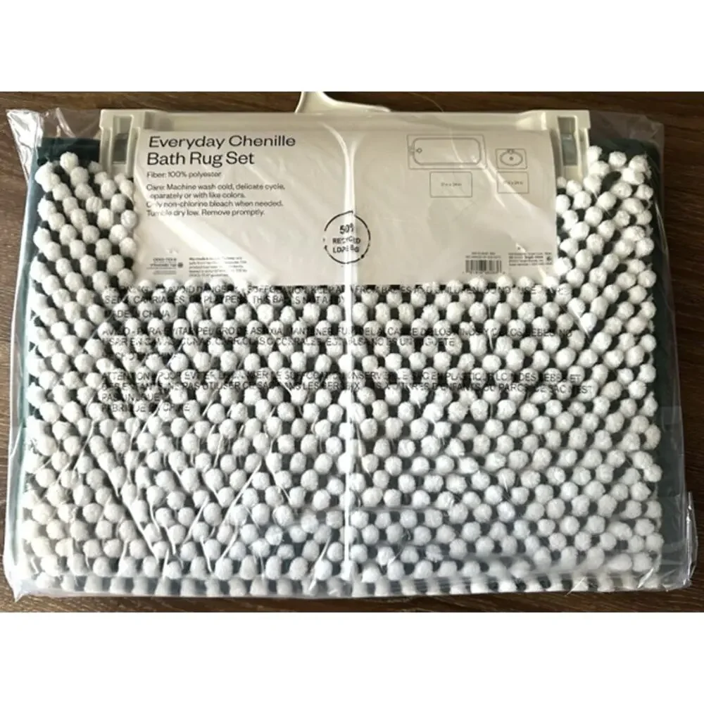 Room Essentials (2) Pack Everyday Chenille Bathmat Set 17in x 24in White
